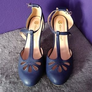 Navy Pumps